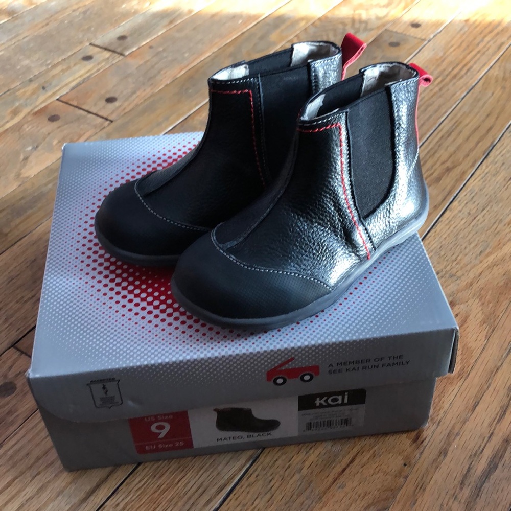 See Kai Run Toddler Mateo size 9 EU 25